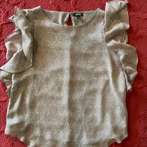 Pretty short sleeve blouse.